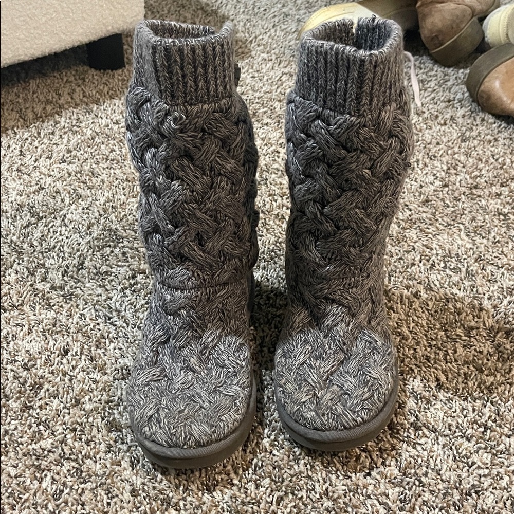 Cozy Gray Knit Ugg Boots